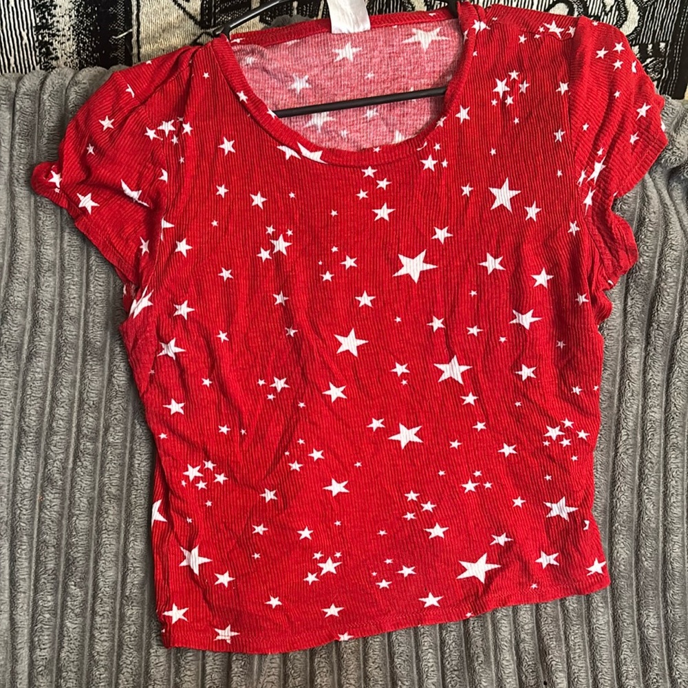 Red Star pattern crop
